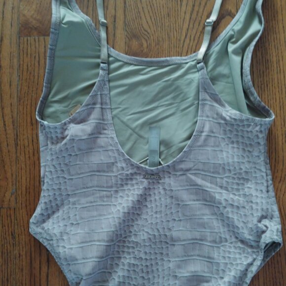 NEW Skims signature Scoop Neck One Piece size XL/Dune Crocodile Print - Picture 5 of 11